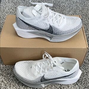 Nike Vaporfly 3 Women’s Size 7 Sneakers Brand New